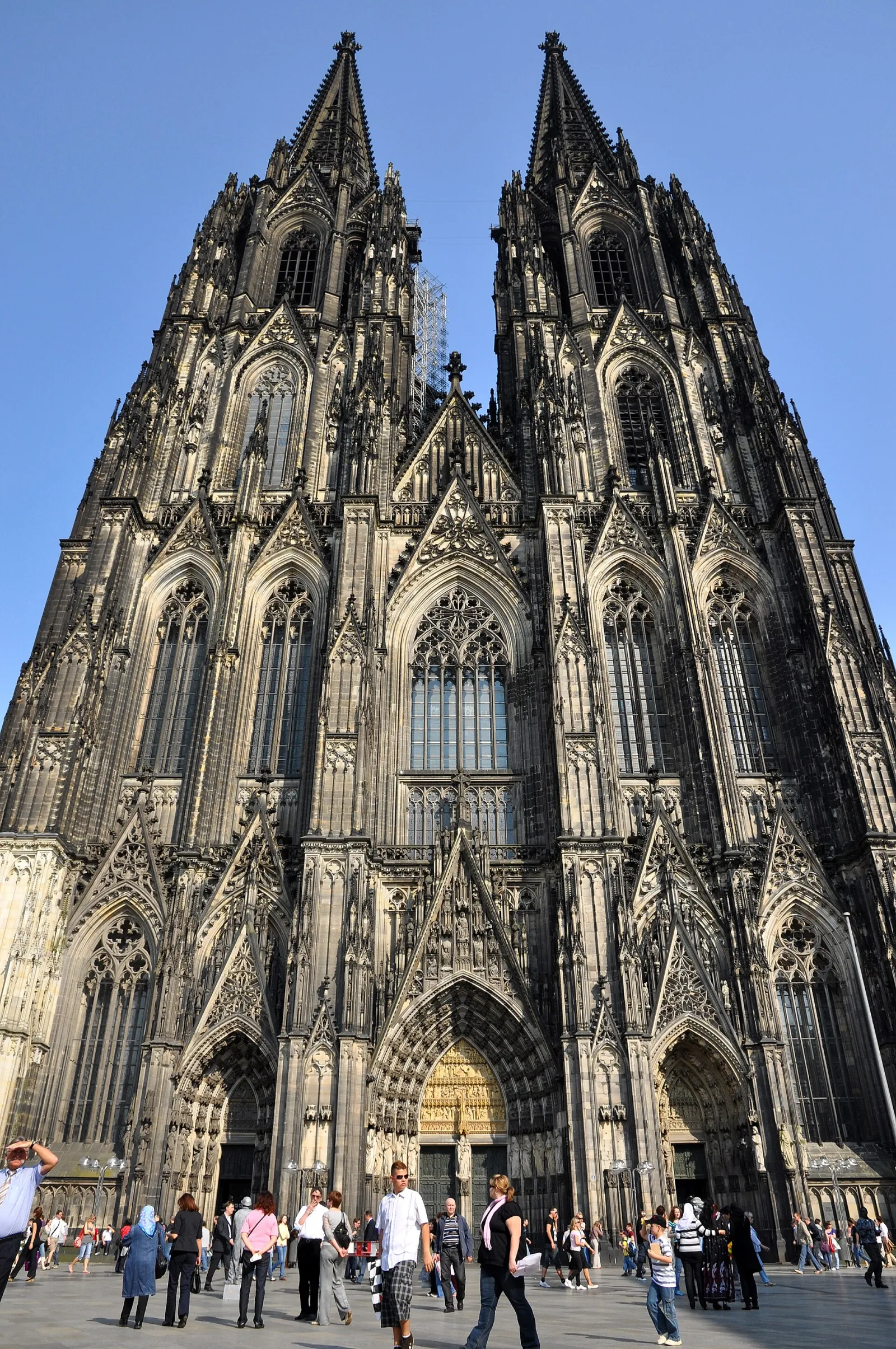 Westfassade des Kölner Doms mit den beiden 157 Meter hohen Türmen